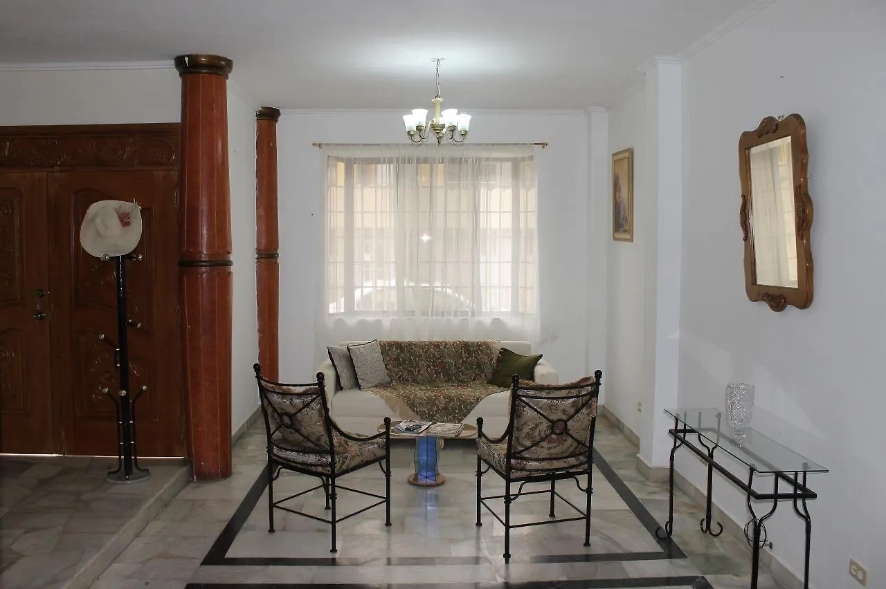 Suites Del Norte Guayaquil Alojamento de Acomodação e Pequeno-almoço