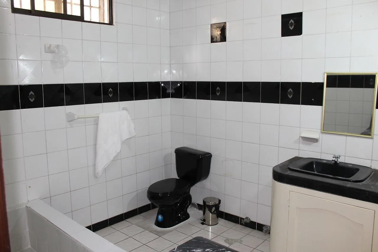 Suites Del Norte Guayaquil Alojamento de Acomodação e Pequeno-almoço